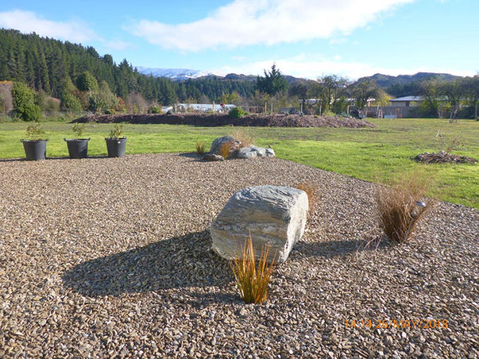 wanaka accommodation rural garden area