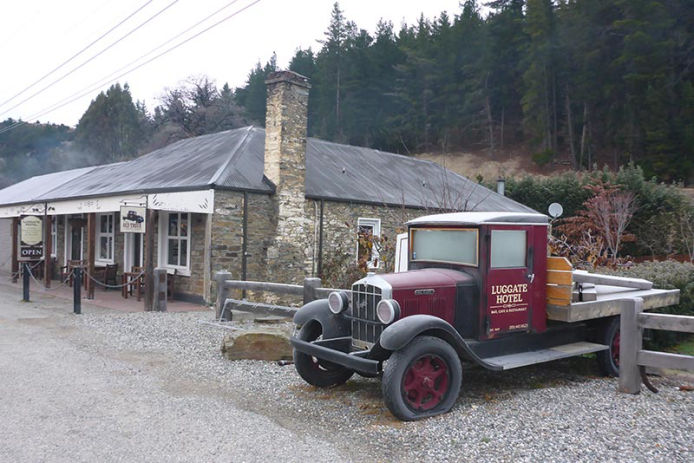 Luggate Hotel a short drive from Wanaka